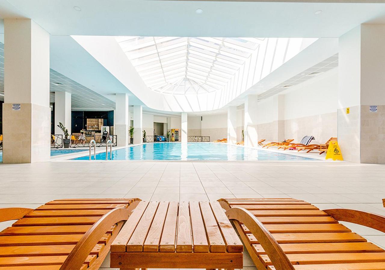 Azure Luxury Sky Apartment سكوبجي المظهر الخارجي الصورة